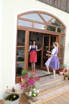 Eingang von der Terrasse zum Aufenthaltsraum